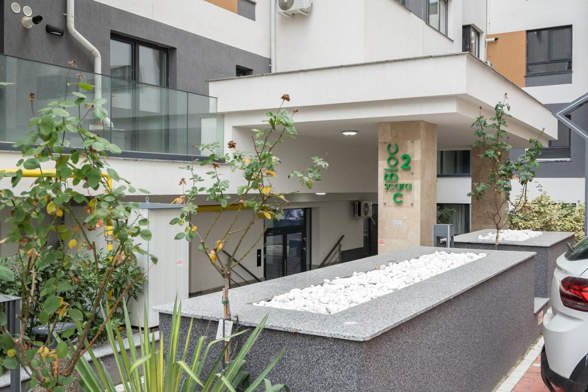 1025 Apartament *