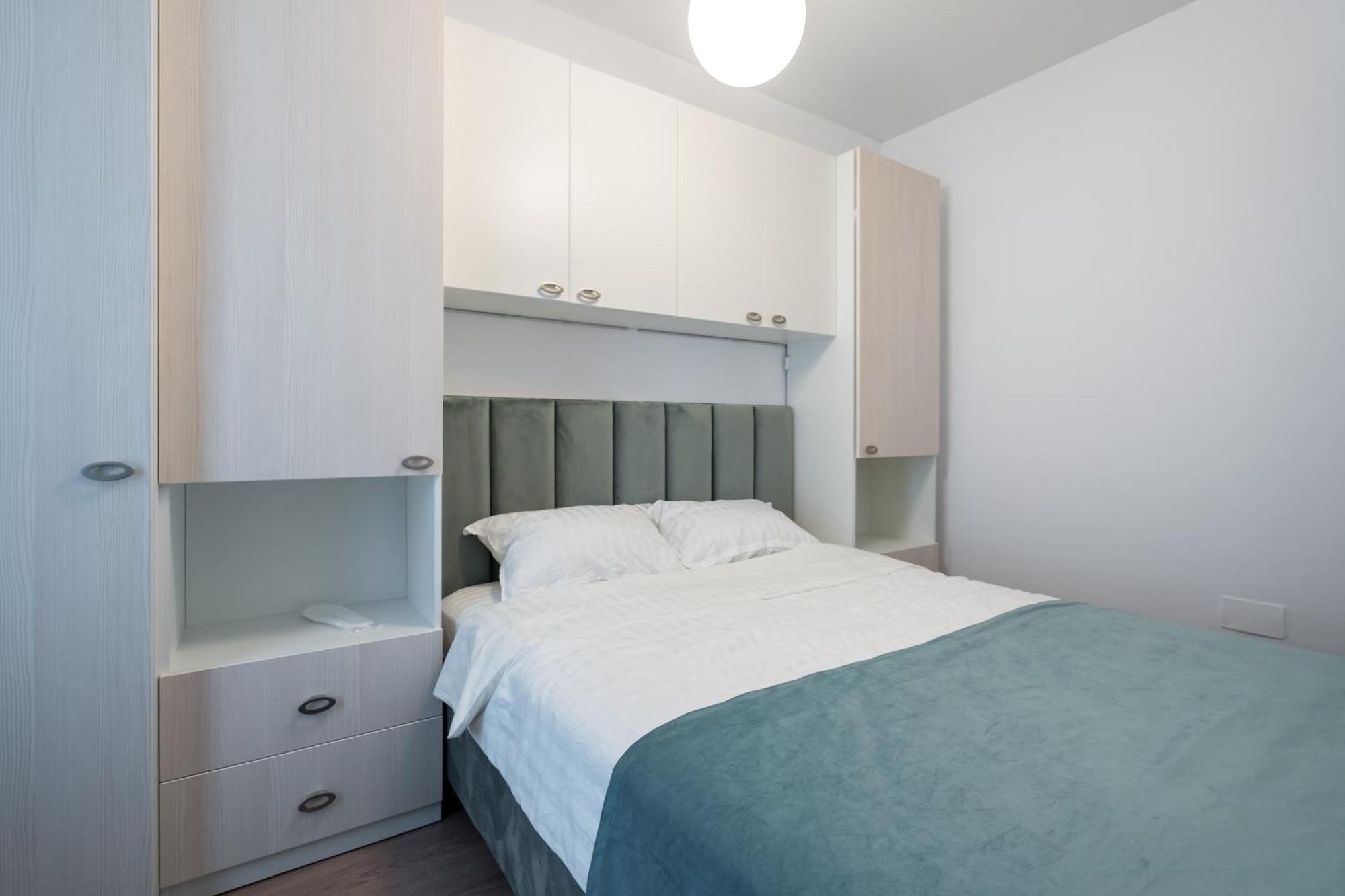 1025 Apartament